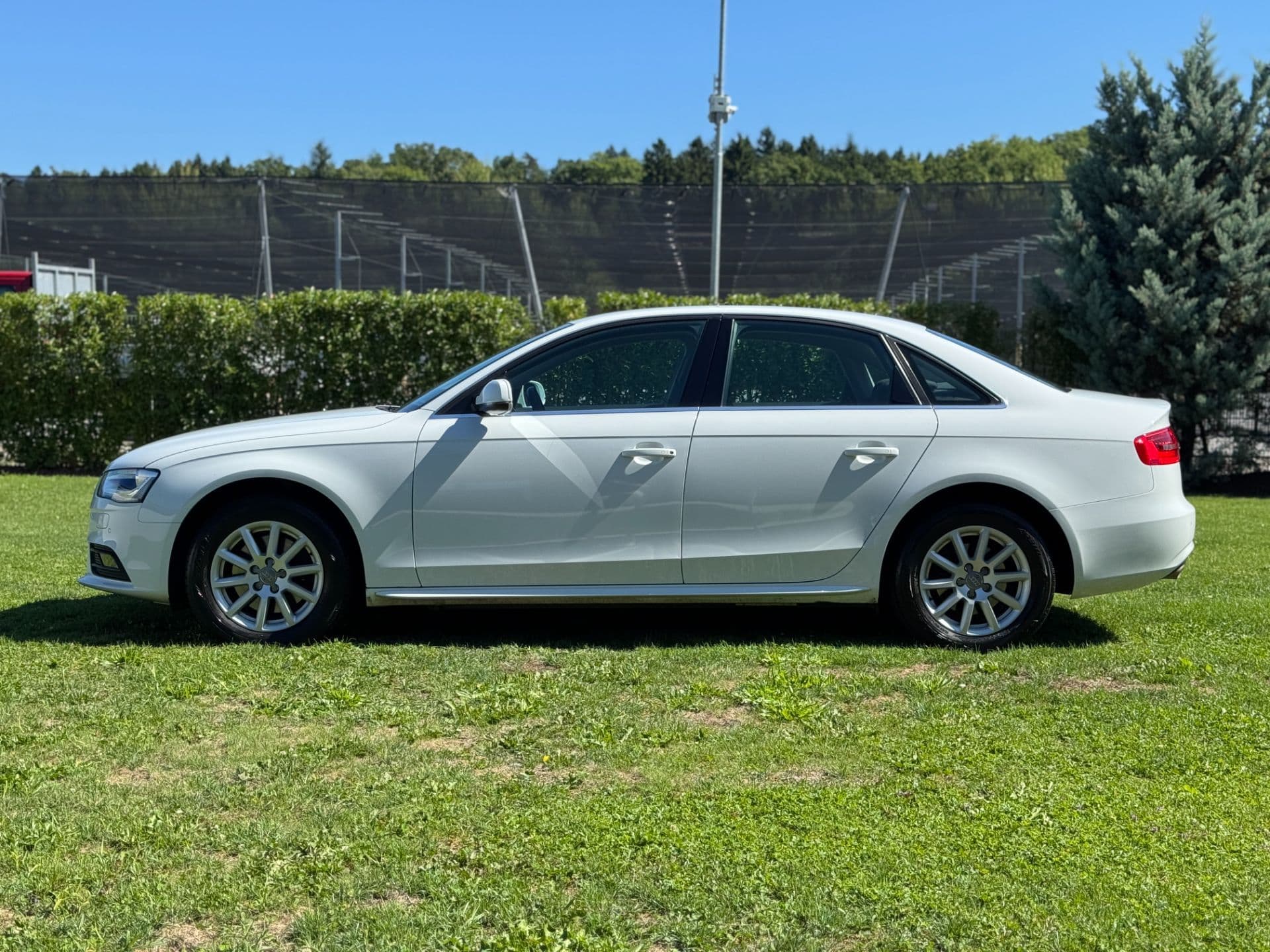 Audi A4 2,0 TDI DPF Limousine - Bild 6