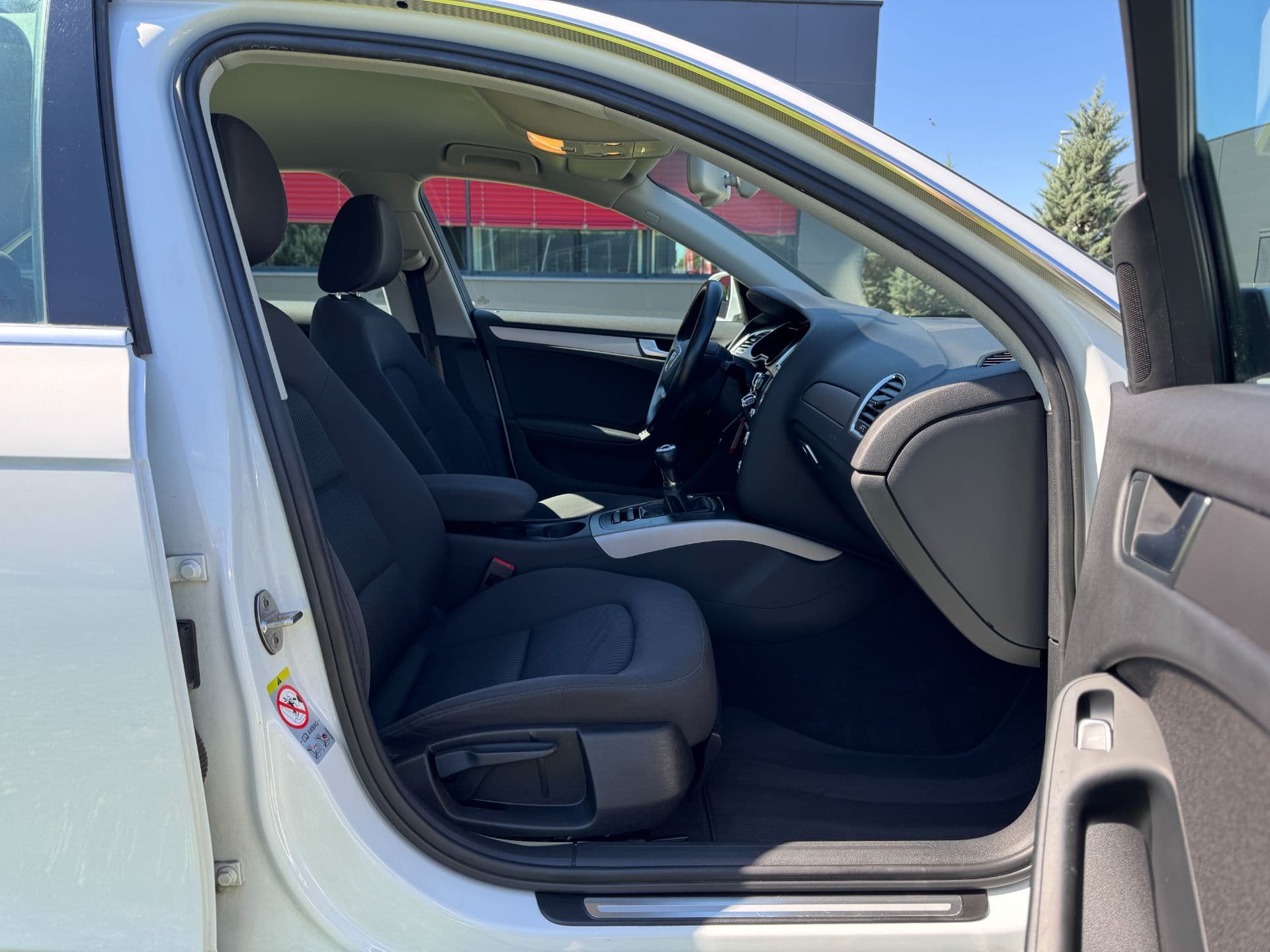 Audi A4 2,0 TDI DPF Limousine - Bild 40