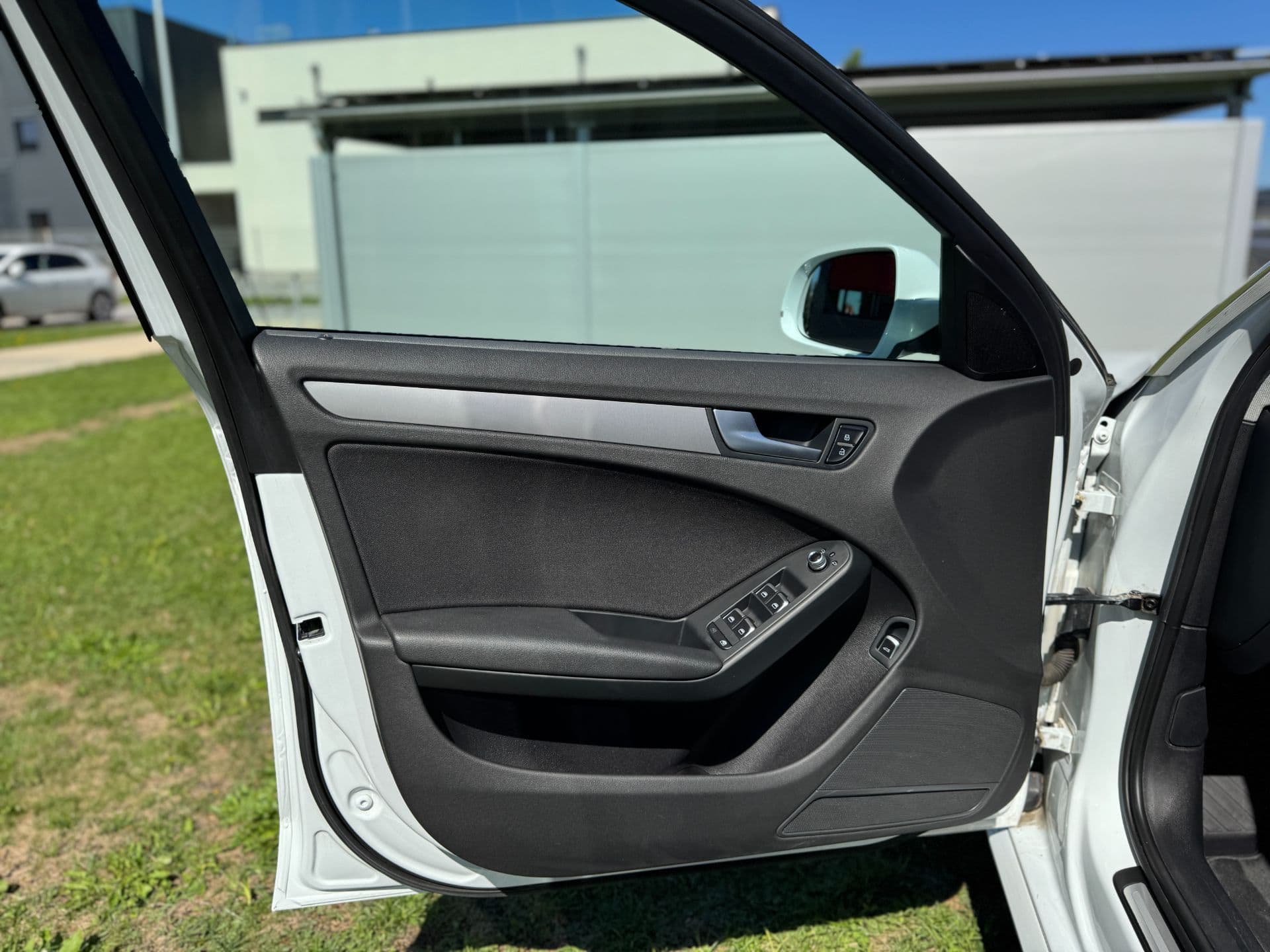 Audi A4 2,0 TDI DPF Limousine - Bild 14