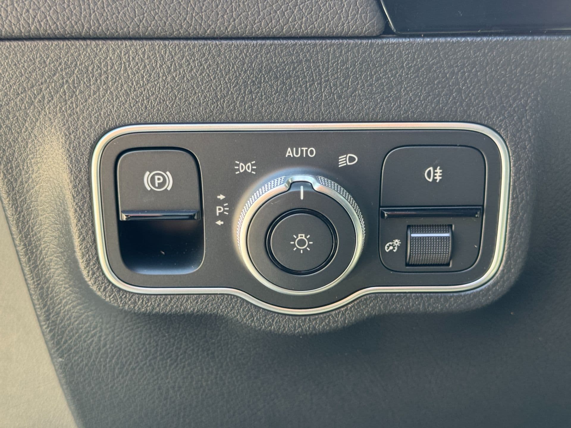 Mercedes-Benz GLA 200 Progressuve Aut. - Bild 17