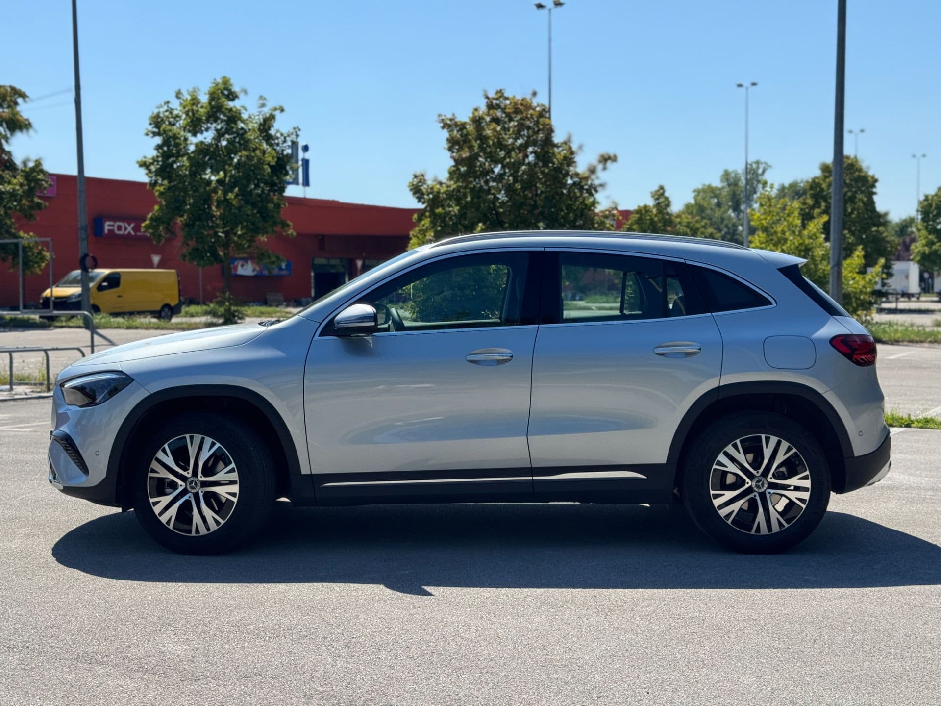 Mercedes-Benz GLA 200 Progressuve Aut. - Bild 4