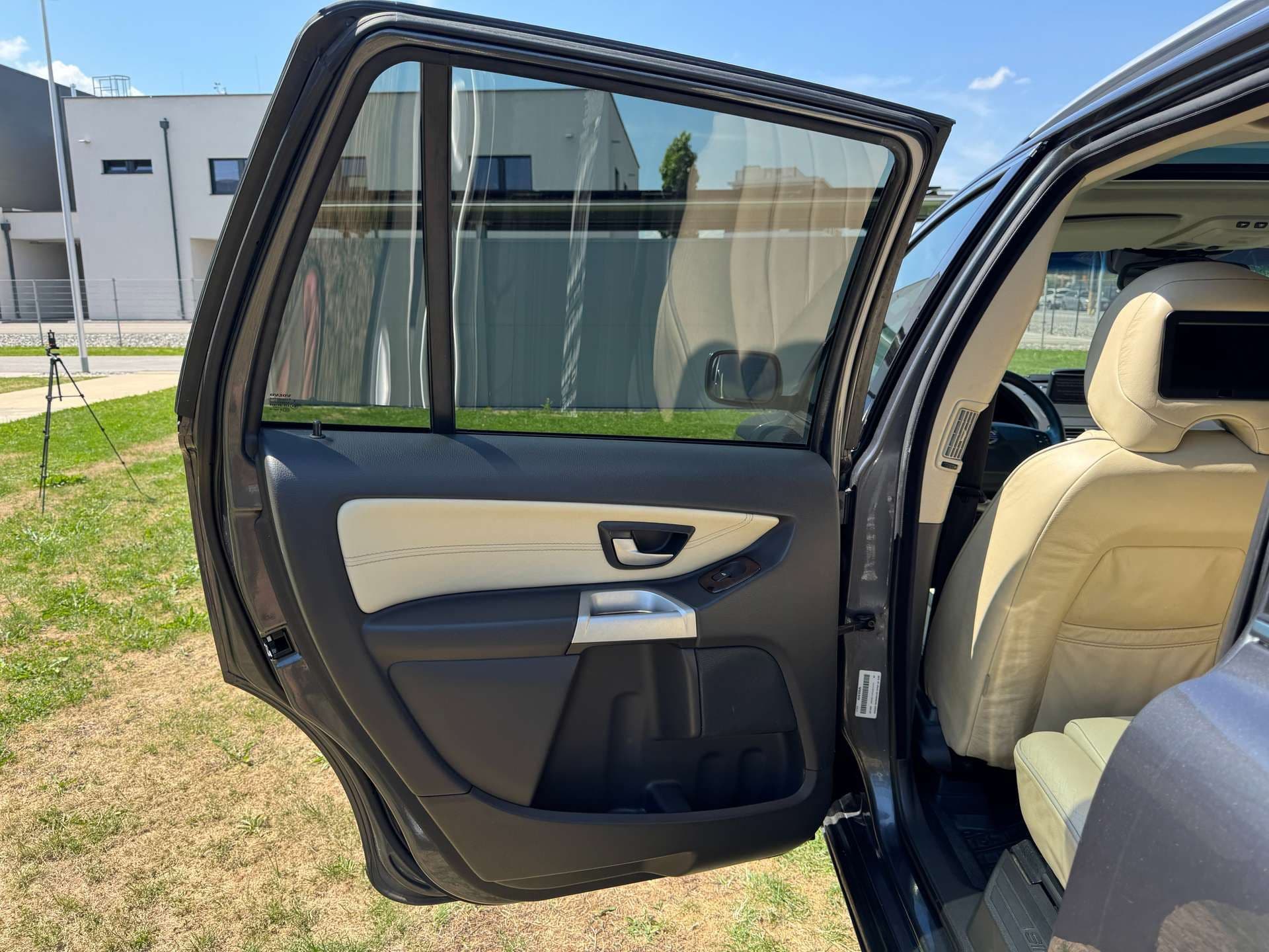 Volvo XC90 4,4 V8 Geartronic Executive AWD |*1.BESITZ* VOLL* - Bild 32