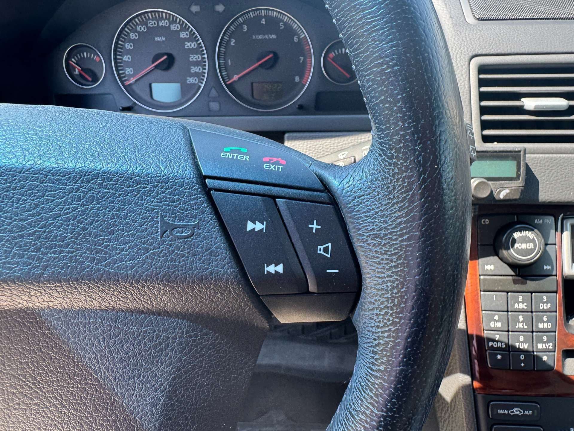 Volvo XC90 4,4 V8 Geartronic Executive AWD |*1.BESITZ* VOLL* - Bild 25