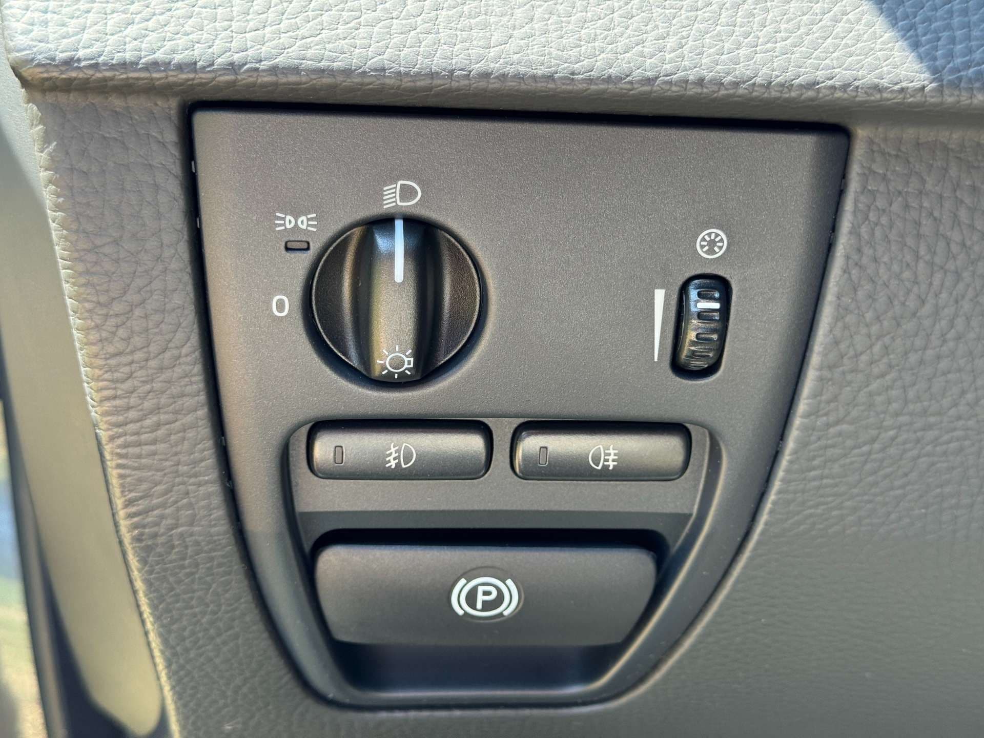 Volvo XC90 4,4 V8 Geartronic Executive AWD |*1.BESITZ* VOLL* - Bild 22