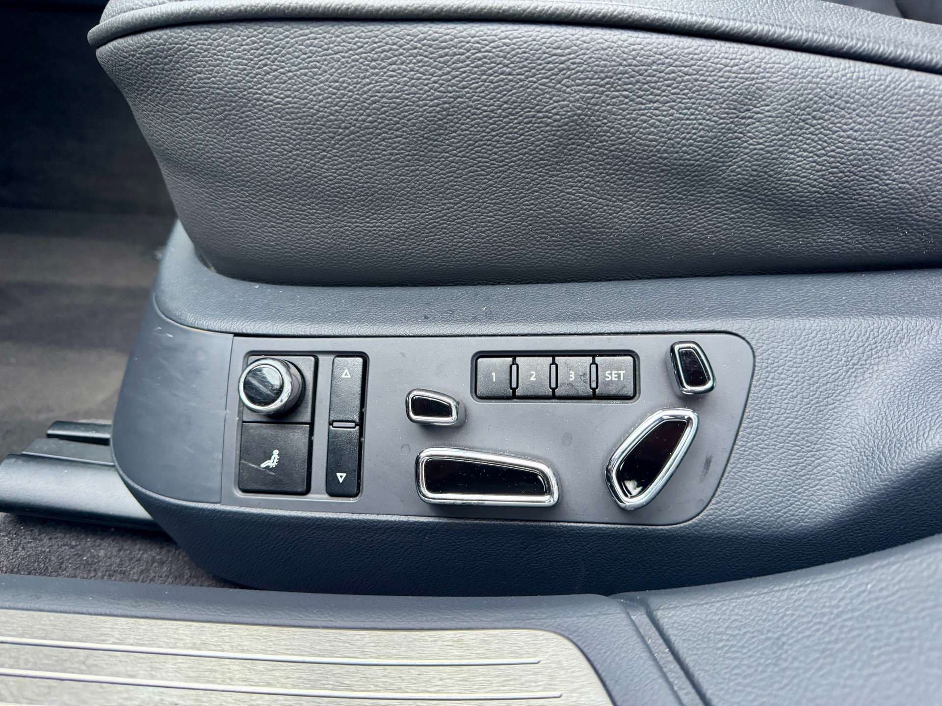 Volkswagen Phaeton 4,2 V8 5-Sitzer 4Motion | *** VERKAUFT *** - Bild 35