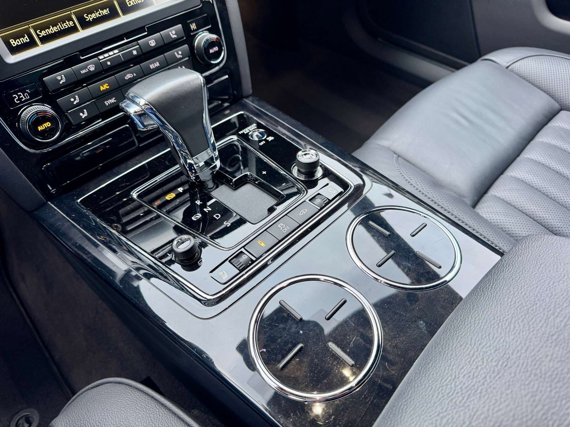 Volkswagen Phaeton 4,2 V8 5-Sitzer 4Motion | *** VERKAUFT *** - Bild 26