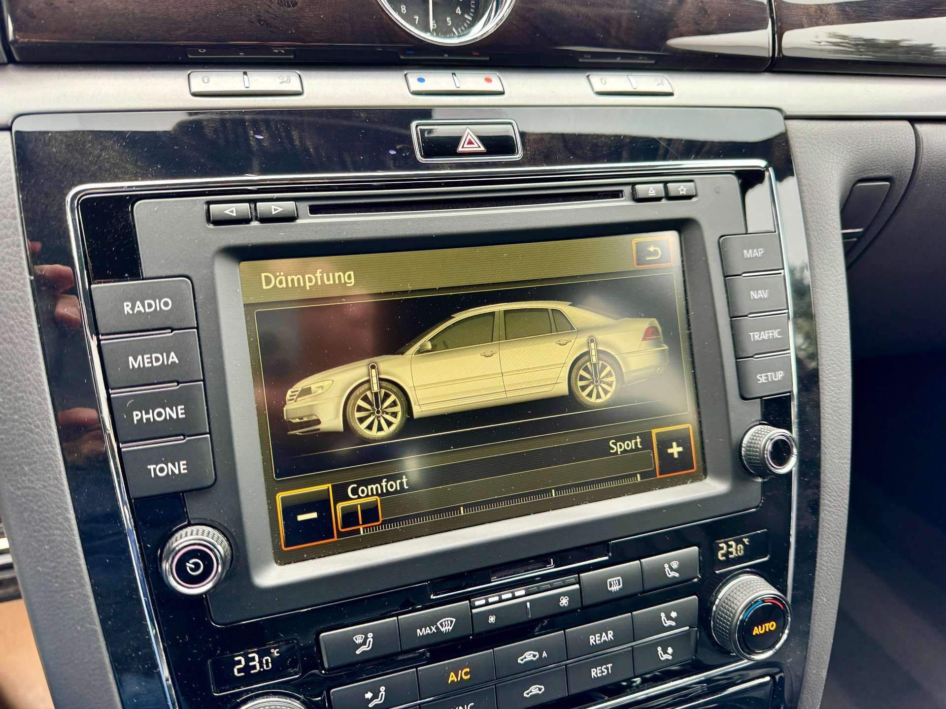 Volkswagen Phaeton 4,2 V8 5-Sitzer 4Motion | *** VERKAUFT *** - Bild 48