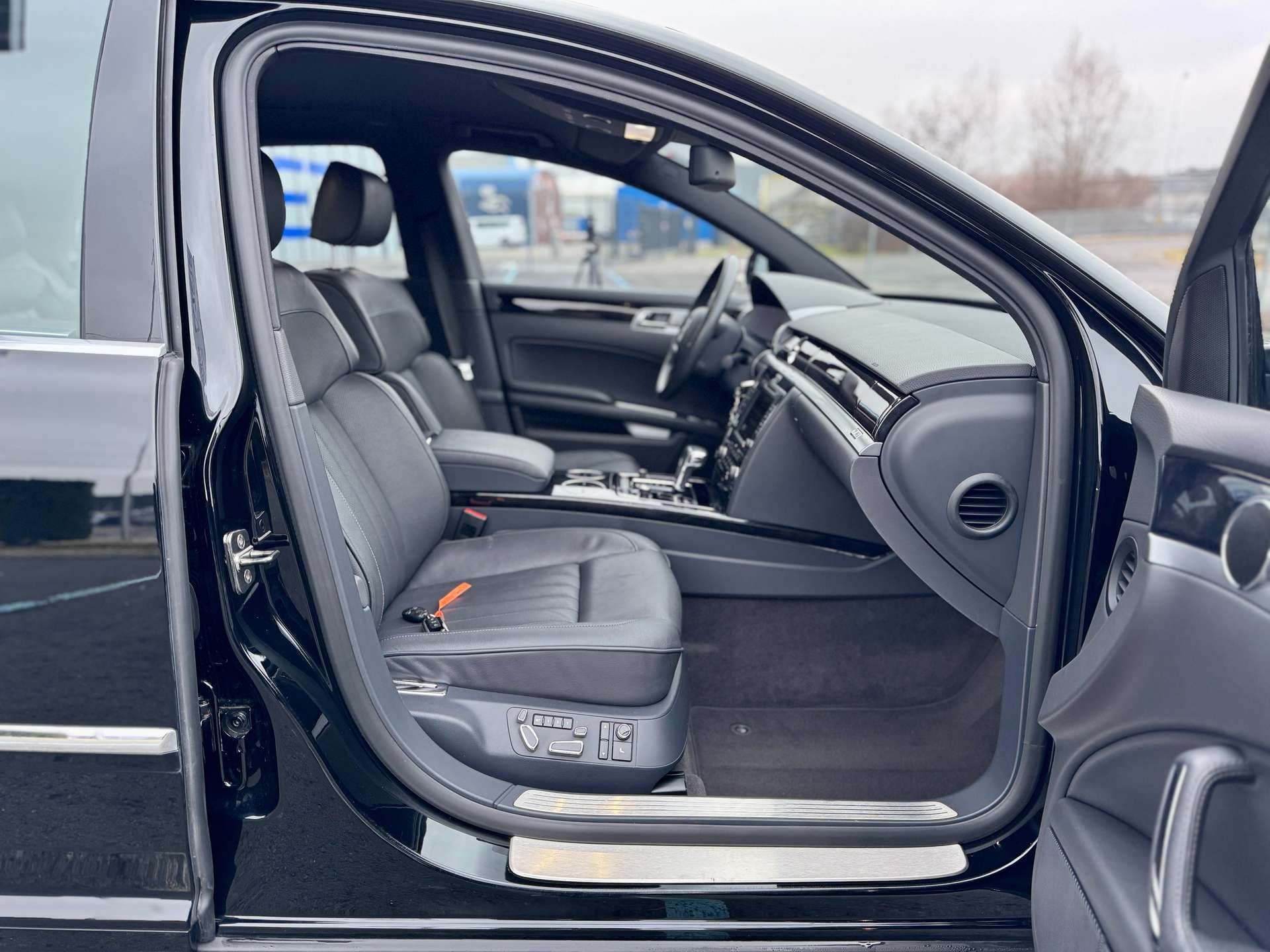 Volkswagen Phaeton 4,2 V8 5-Sitzer 4Motion | *** VERKAUFT *** - Bild 42