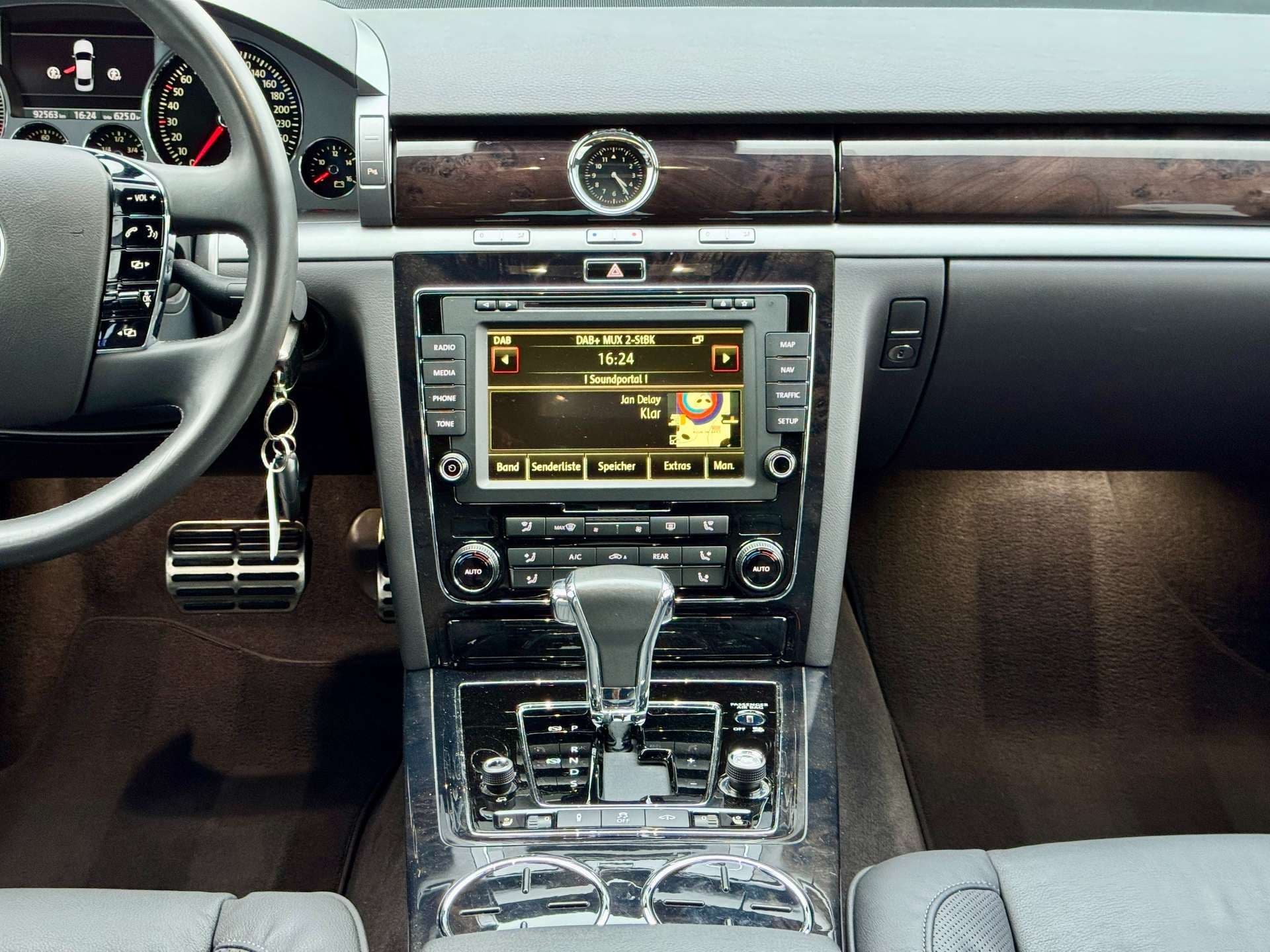 Volkswagen Phaeton 4,2 V8 5-Sitzer 4Motion | *** VERKAUFT *** - Bild 21