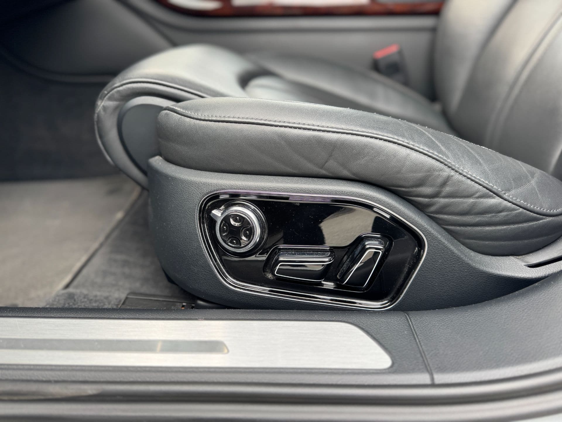 Audi A8 4,2 FSI V8 quattro Tiptronic - Bild 14