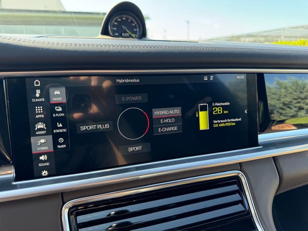 Porsche Panamera 4 E-Hybrid Aut. - Bild 35